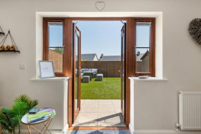 The Hygge - Modern Cottage Central Location